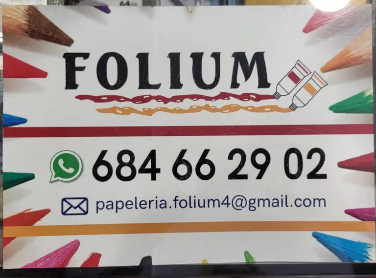 Tarjeta de visita con el texto: Folium Whatsapp 684662902 papeleria.folium4@gmail.com